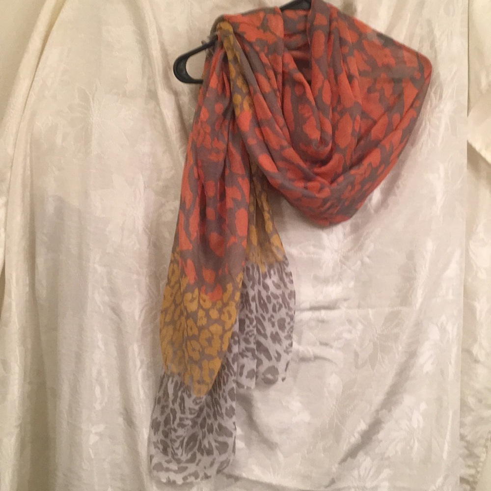 Ganz Large Scarf NWOT
